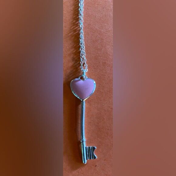 Women’s Necklace Silver Tone Pink Heart Key Love Pendant - Picture 1 of 2